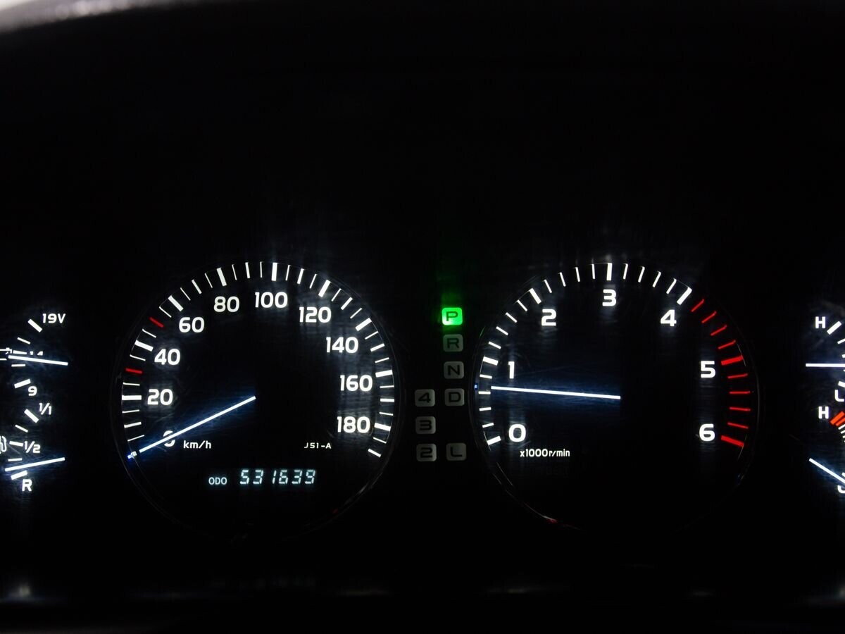 Toyota Land Cruiser 2006 - фото автомобиля