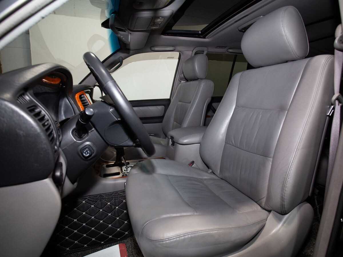 Toyota Land Cruiser 2006 - фото автомобиля