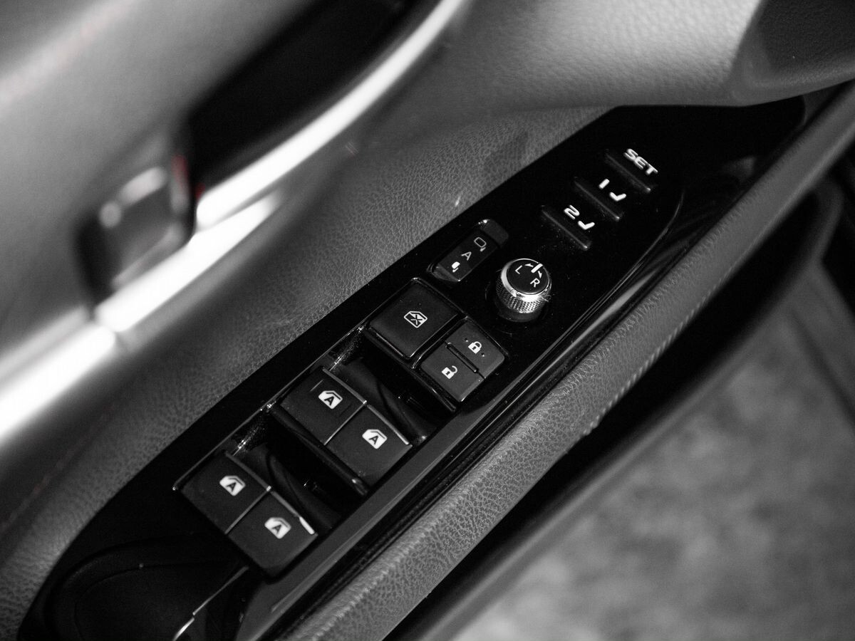 Toyota Camry 2020 - фото автомобиля