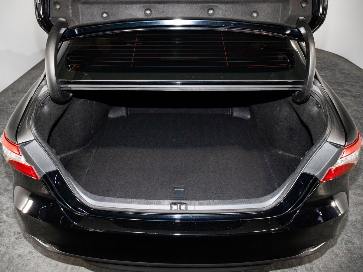 Toyota Camry 2020 - фото автомобиля