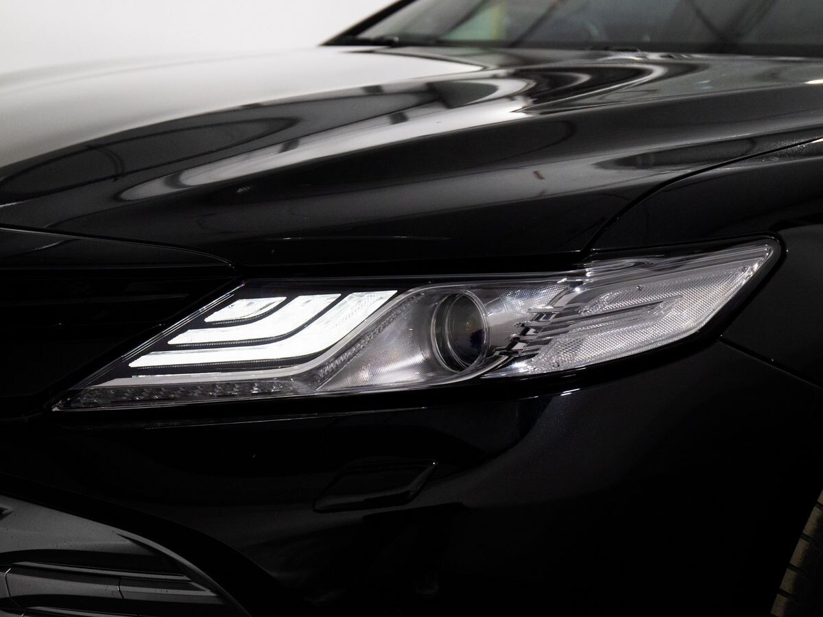 Toyota Camry 2020 - фото автомобиля