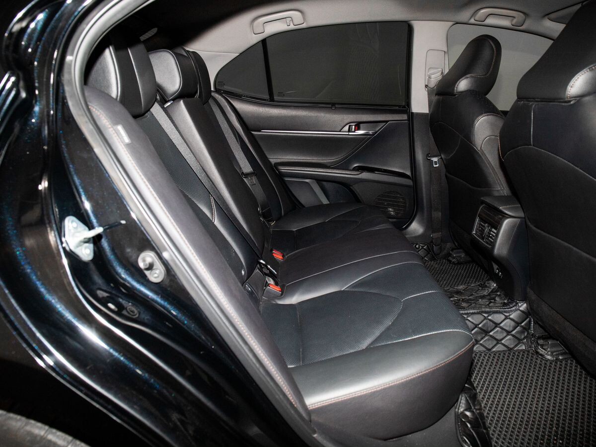 Toyota Camry 2020 - фото автомобиля