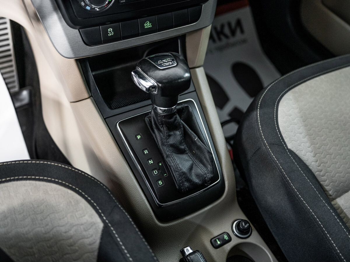 Skoda Yeti 2012 - фото автомобиля