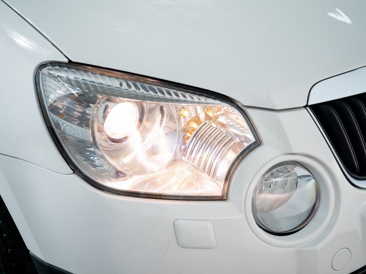 Skoda Yeti 2012 - фото автомобиля