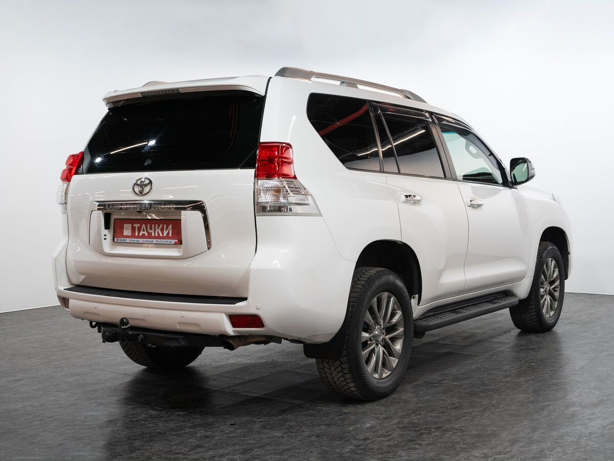 Toyota Land Cruiser Prado 2010 - фото автомобиля