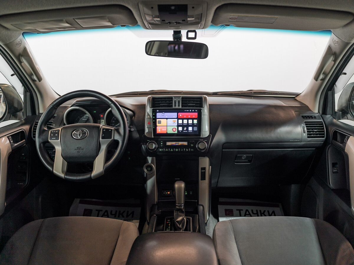 Toyota Land Cruiser Prado 2010 - фото автомобиля