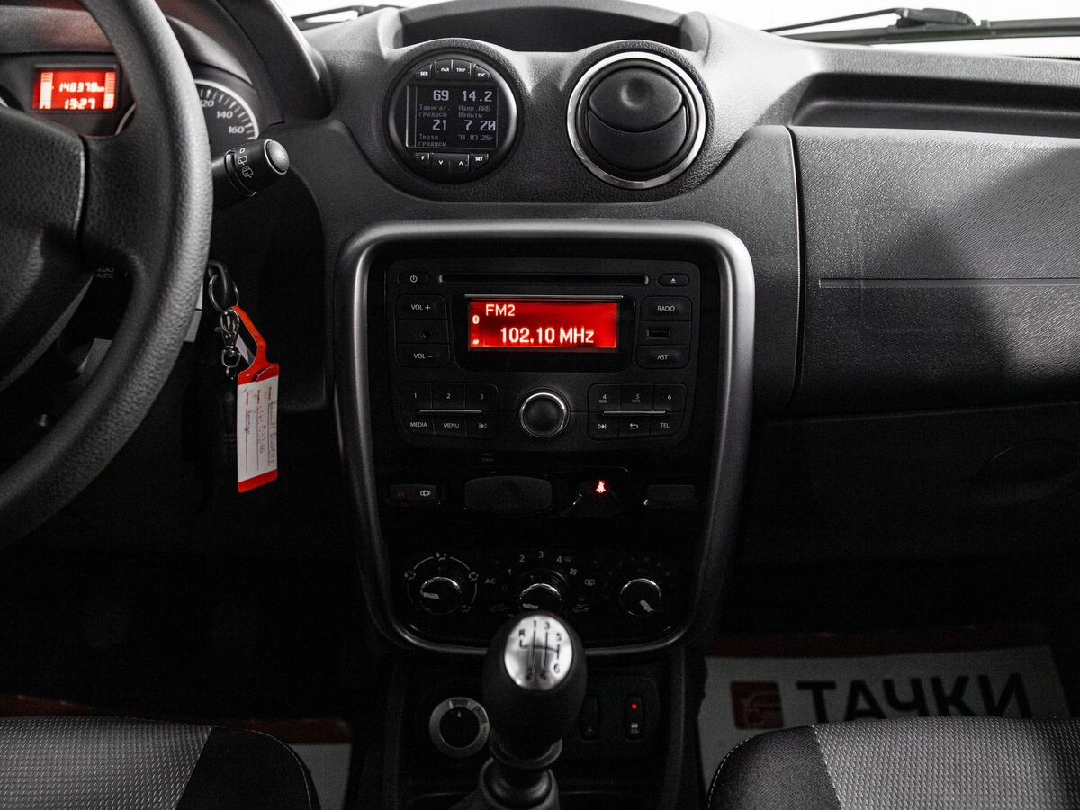 Renault Duster 2012 - фото автомобиля