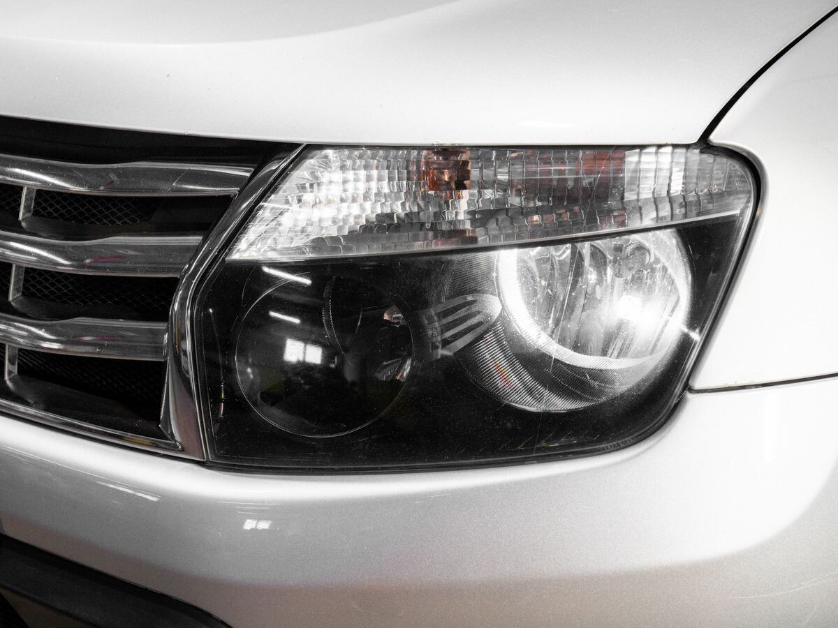 Renault Duster 2012 - фото автомобиля