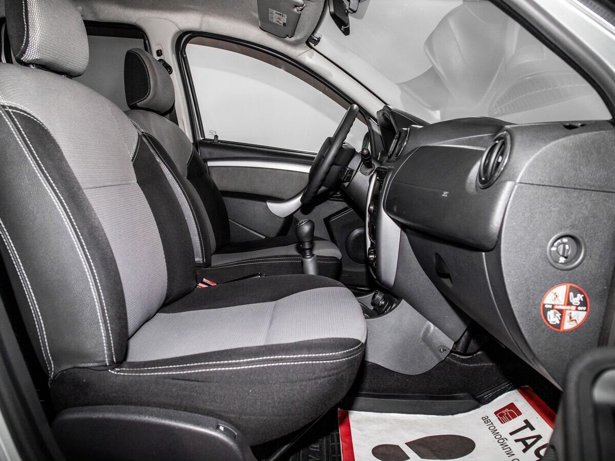 Renault Duster 2012 - фото автомобиля