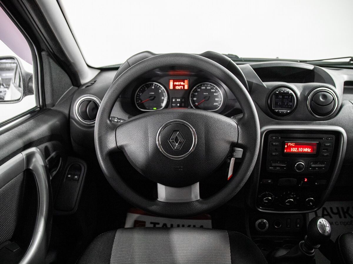 Renault Duster 2012 - фото автомобиля