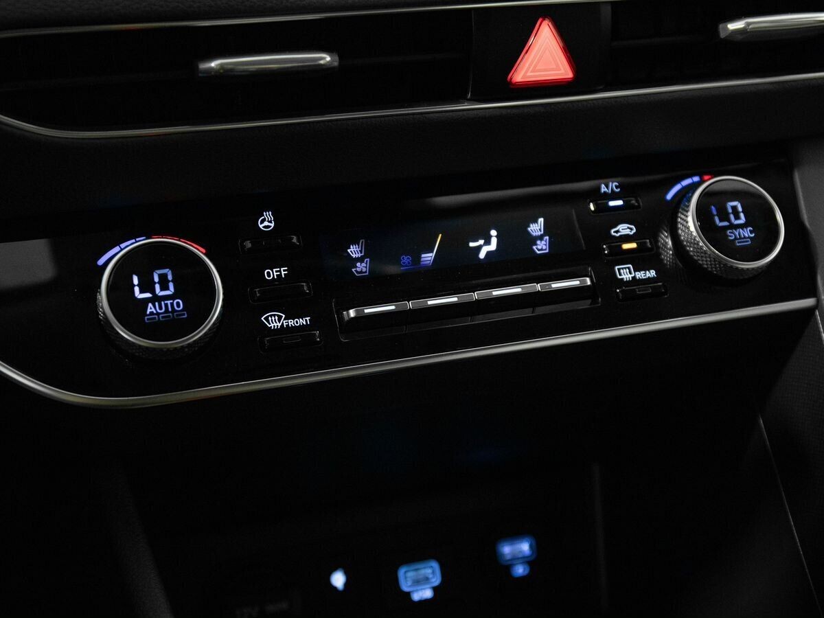 Hyundai Sonata 2021 - фото автомобиля