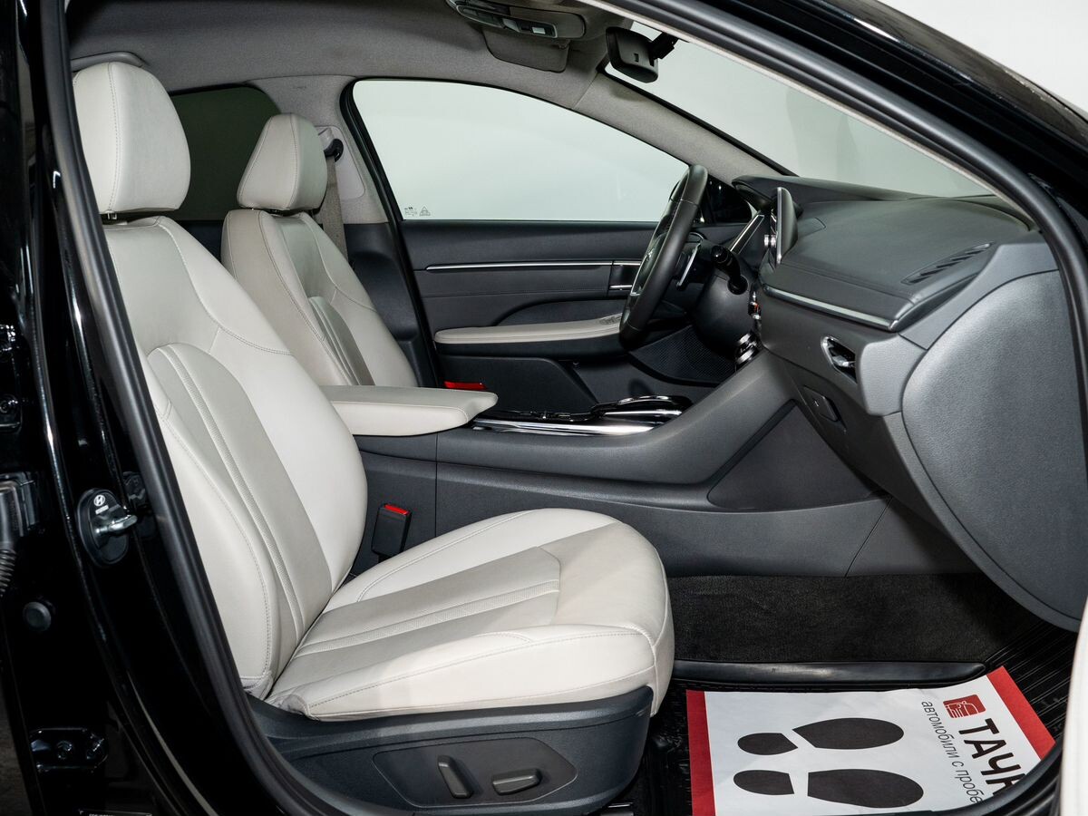 Hyundai Sonata 2021 - фото автомобиля