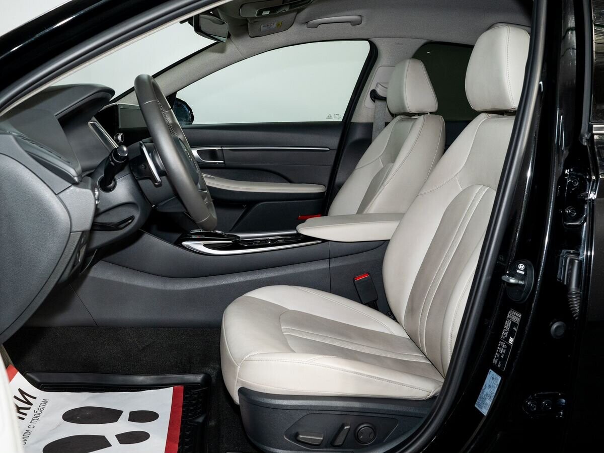 Hyundai Sonata 2021 - фото автомобиля