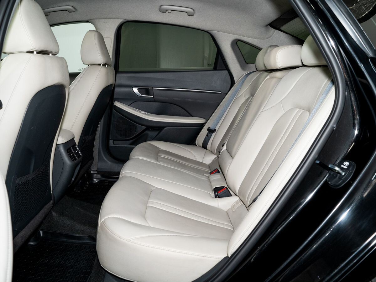 Hyundai Sonata 2021 - фото автомобиля