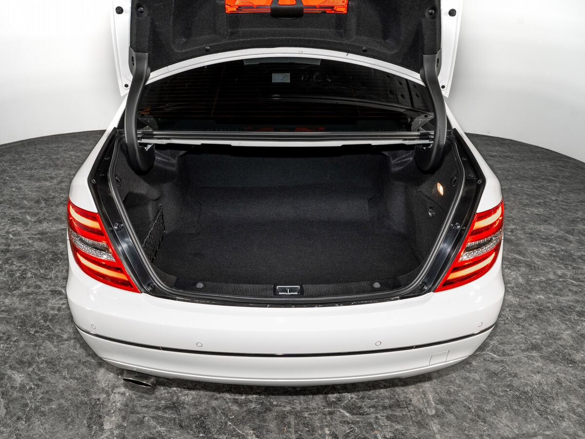 Mercedes-Benz C-Класс 2011 - фото автомобиля