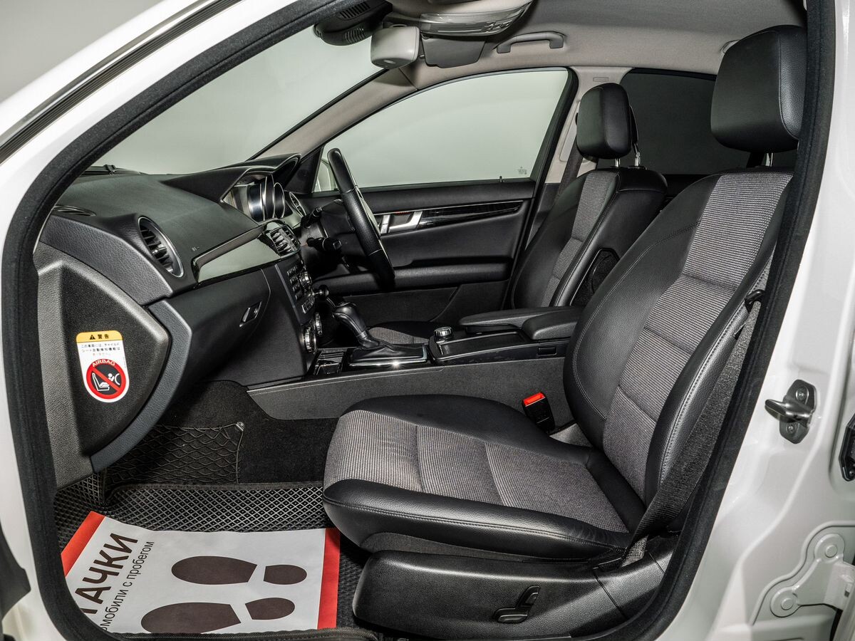 Mercedes-Benz C-Класс 2011 - фото автомобиля