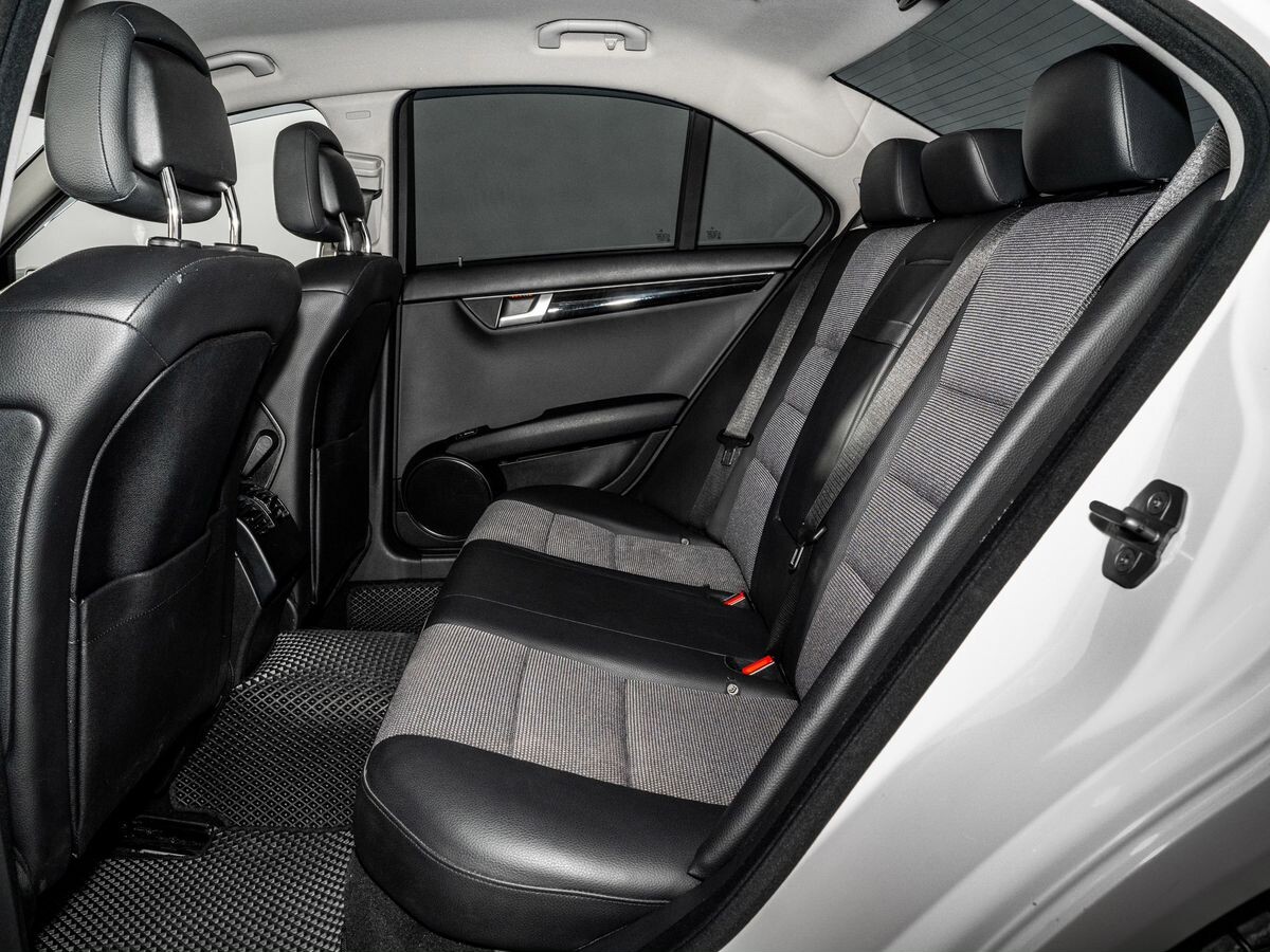 Mercedes-Benz C-Класс 2011 - фото автомобиля