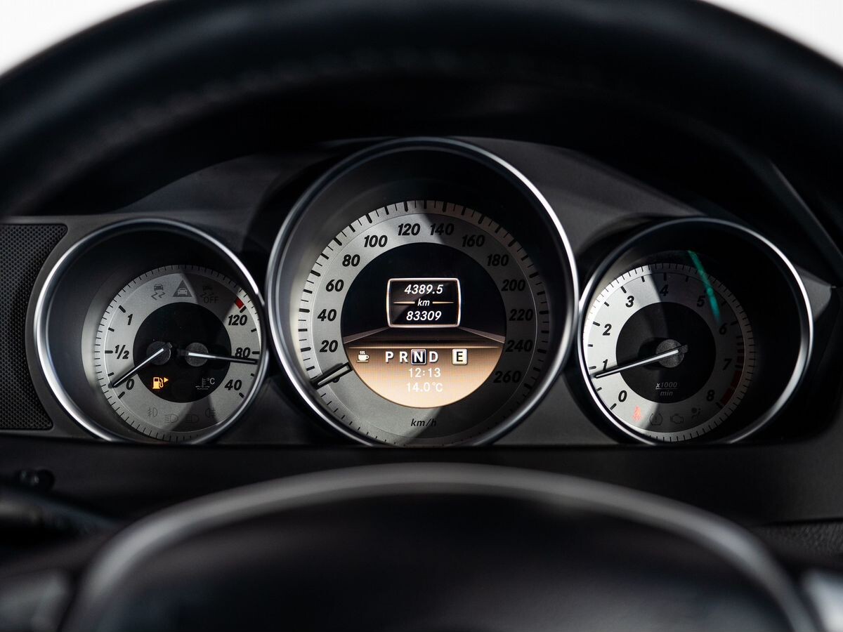 Mercedes-Benz C-Класс 2011 - фото автомобиля