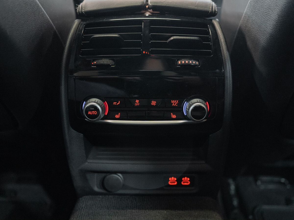 BMW 5 серии 2020 - фото автомобиля