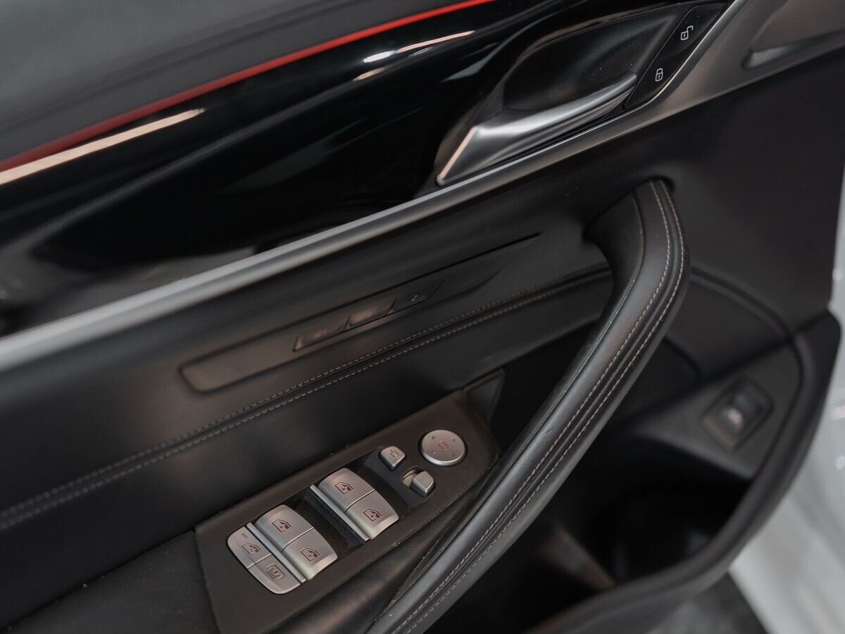 BMW 5 серии 2020 - фото автомобиля