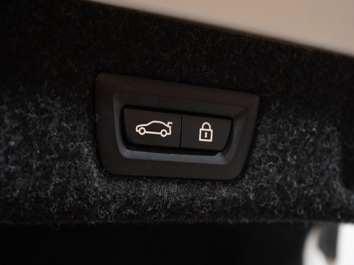 BMW 5 серии 2020 - фото автомобиля