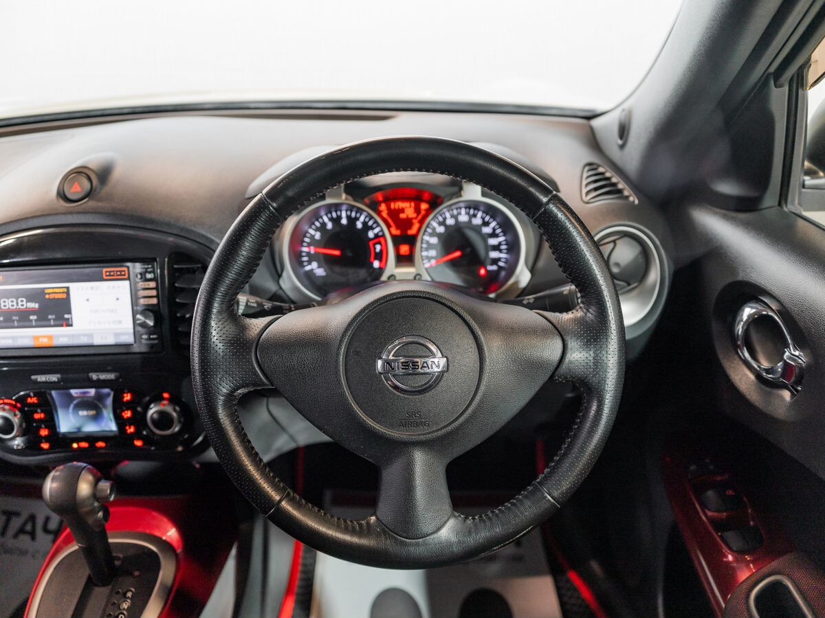 Nissan Juke 2012 - фото автомобиля