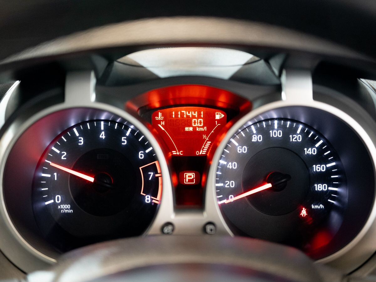 Nissan Juke 2012 - фото автомобиля