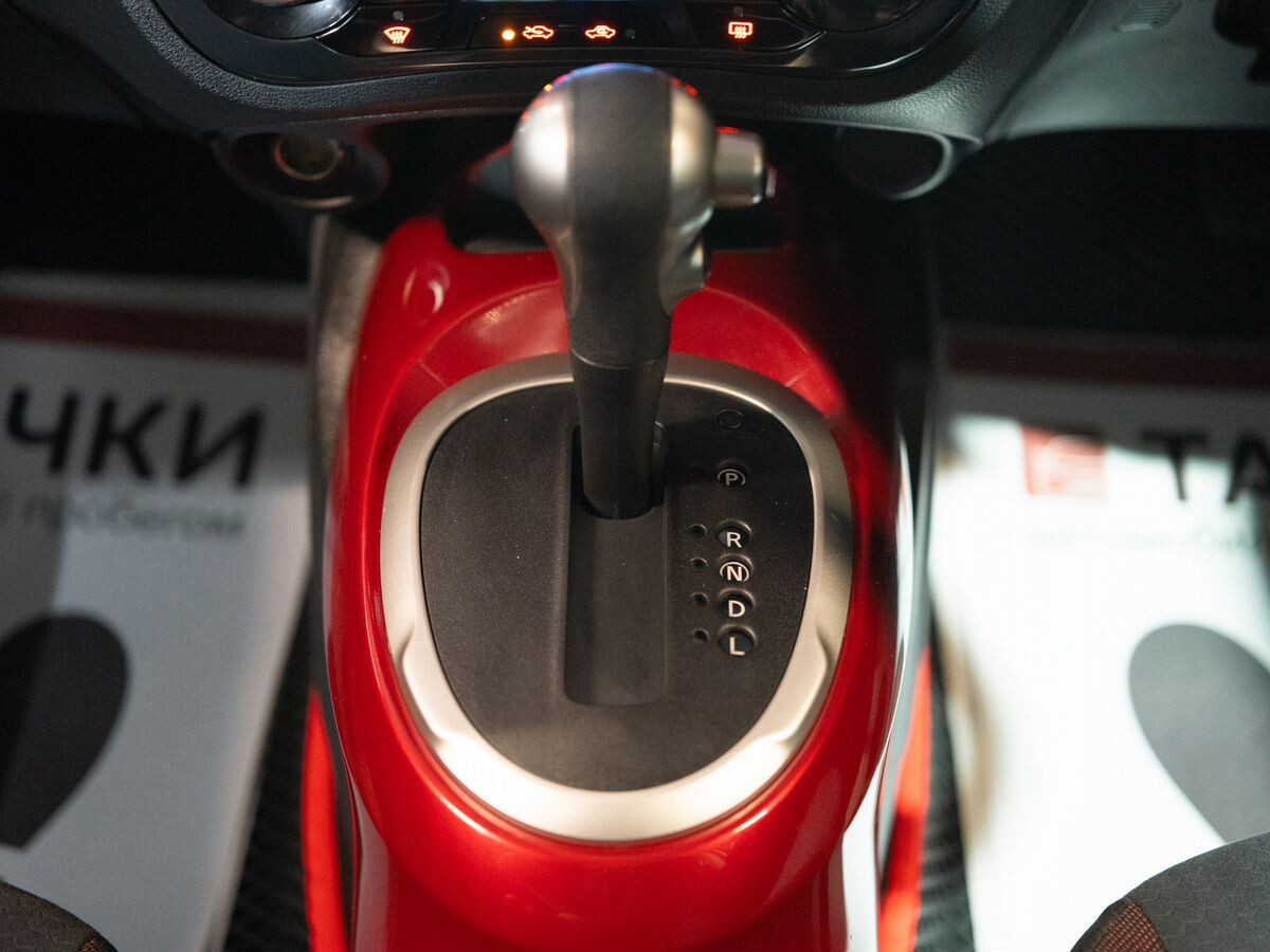 Nissan Juke 2012 - фото автомобиля