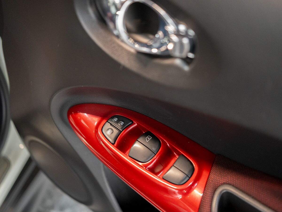 Nissan Juke 2012 - фото автомобиля