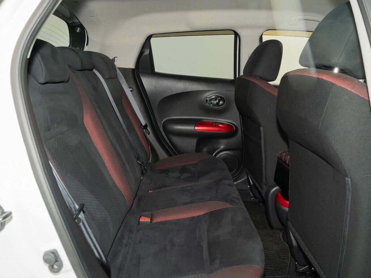 Nissan Juke 2012 - фото автомобиля