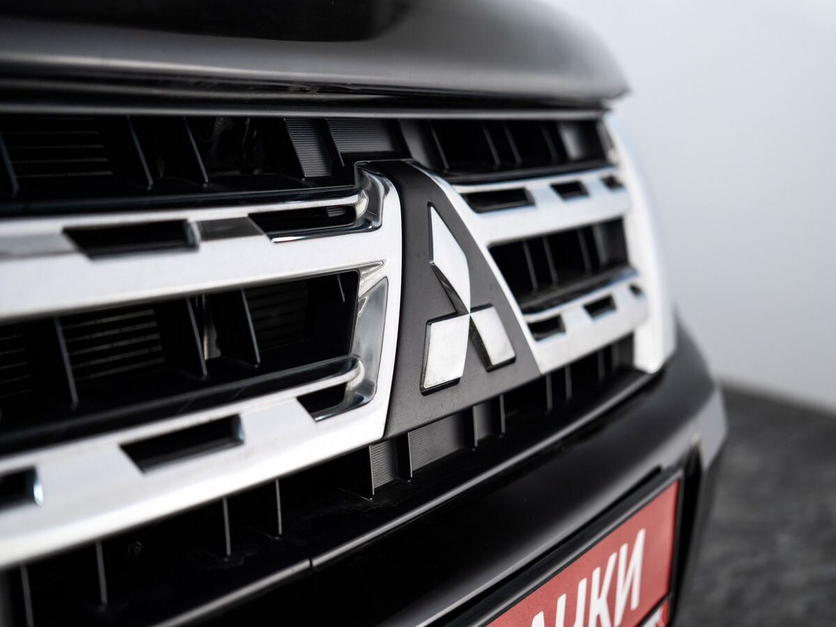 Mitsubishi Pajero 2013 - фото автомобиля