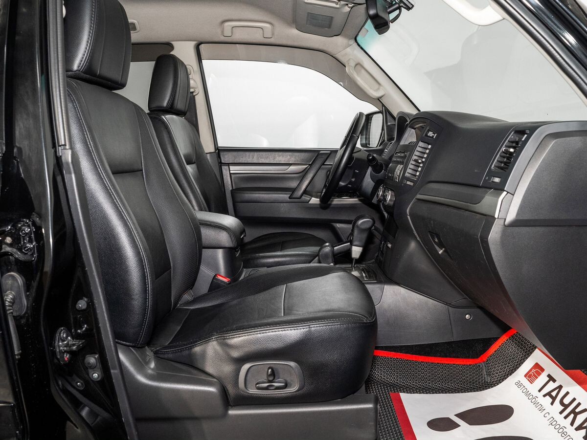 Mitsubishi Pajero 2013 - фото автомобиля