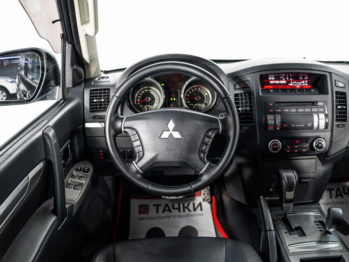 Mitsubishi Pajero 2013 - фото автомобиля