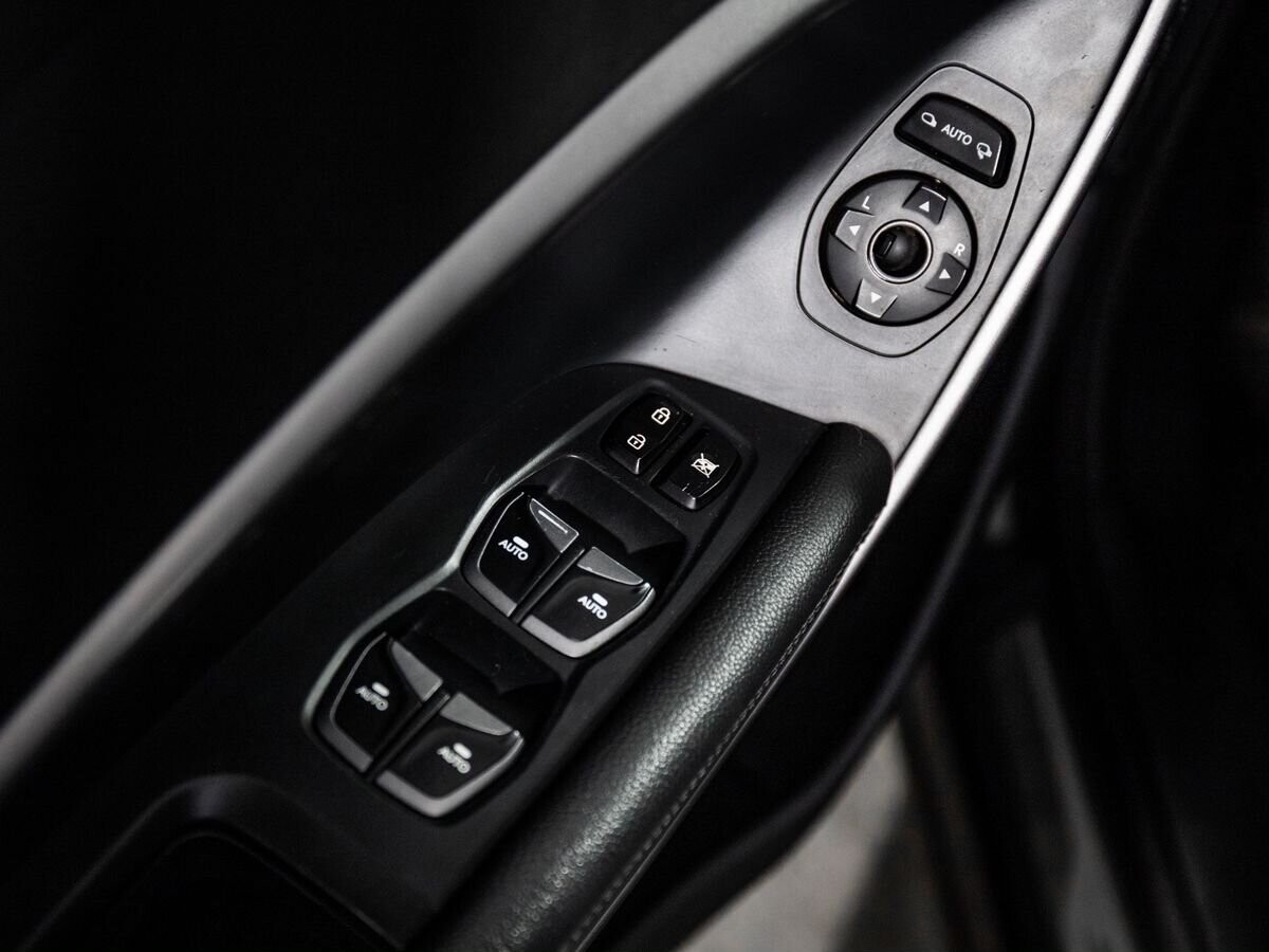 Hyundai Santa Fe 2012 - фото автомобиля