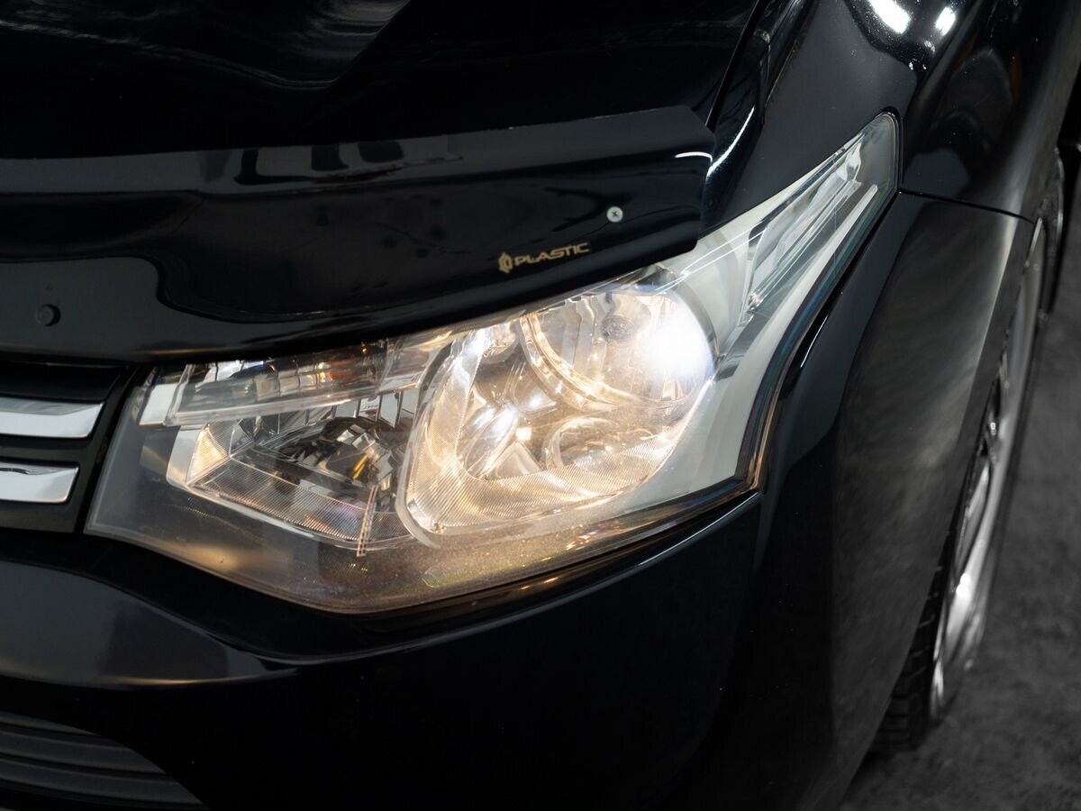 Mitsubishi Outlander 2012 - фото автомобиля