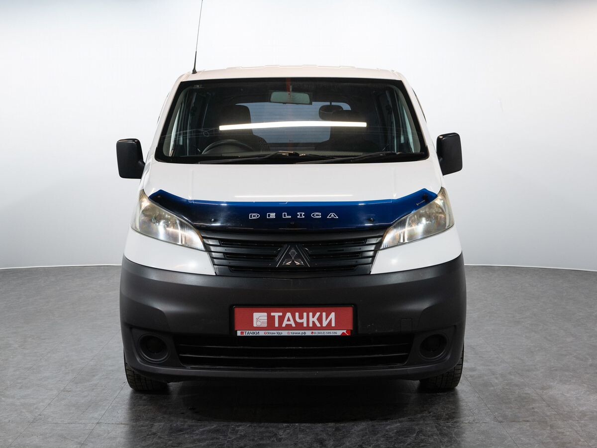 Mitsubishi Delica 2012 - фото автомобиля