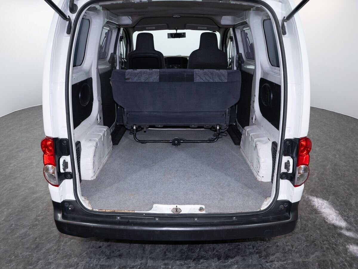 Mitsubishi Delica 2012 - фото автомобиля