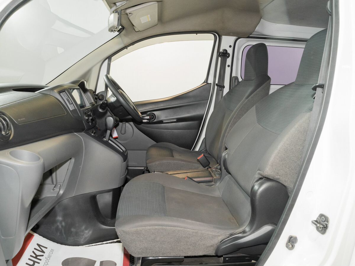 Mitsubishi Delica 2012 - фото автомобиля