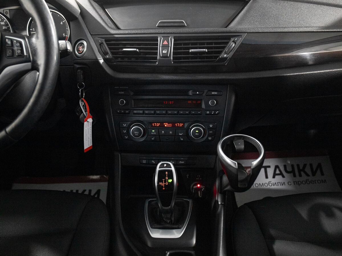 BMW X1 2012 - фото автомобиля