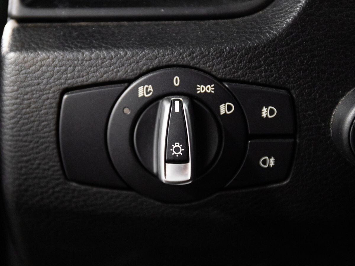 BMW X1 2012 - фото автомобиля