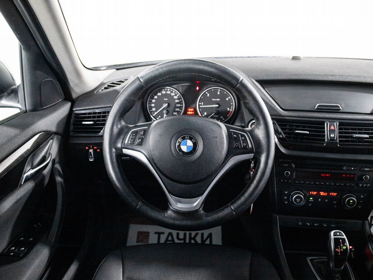 BMW X1 2012 - фото автомобиля