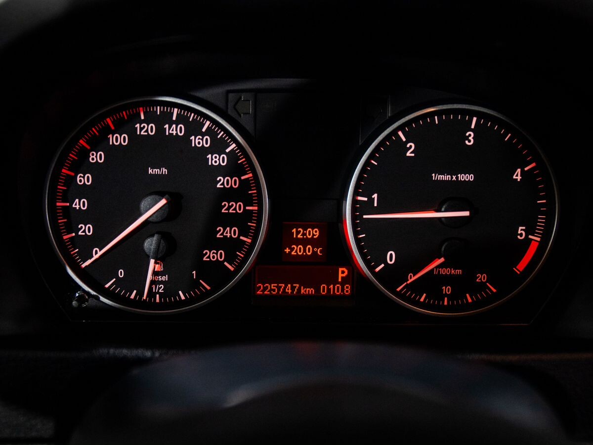 BMW X1 2012 - фото автомобиля