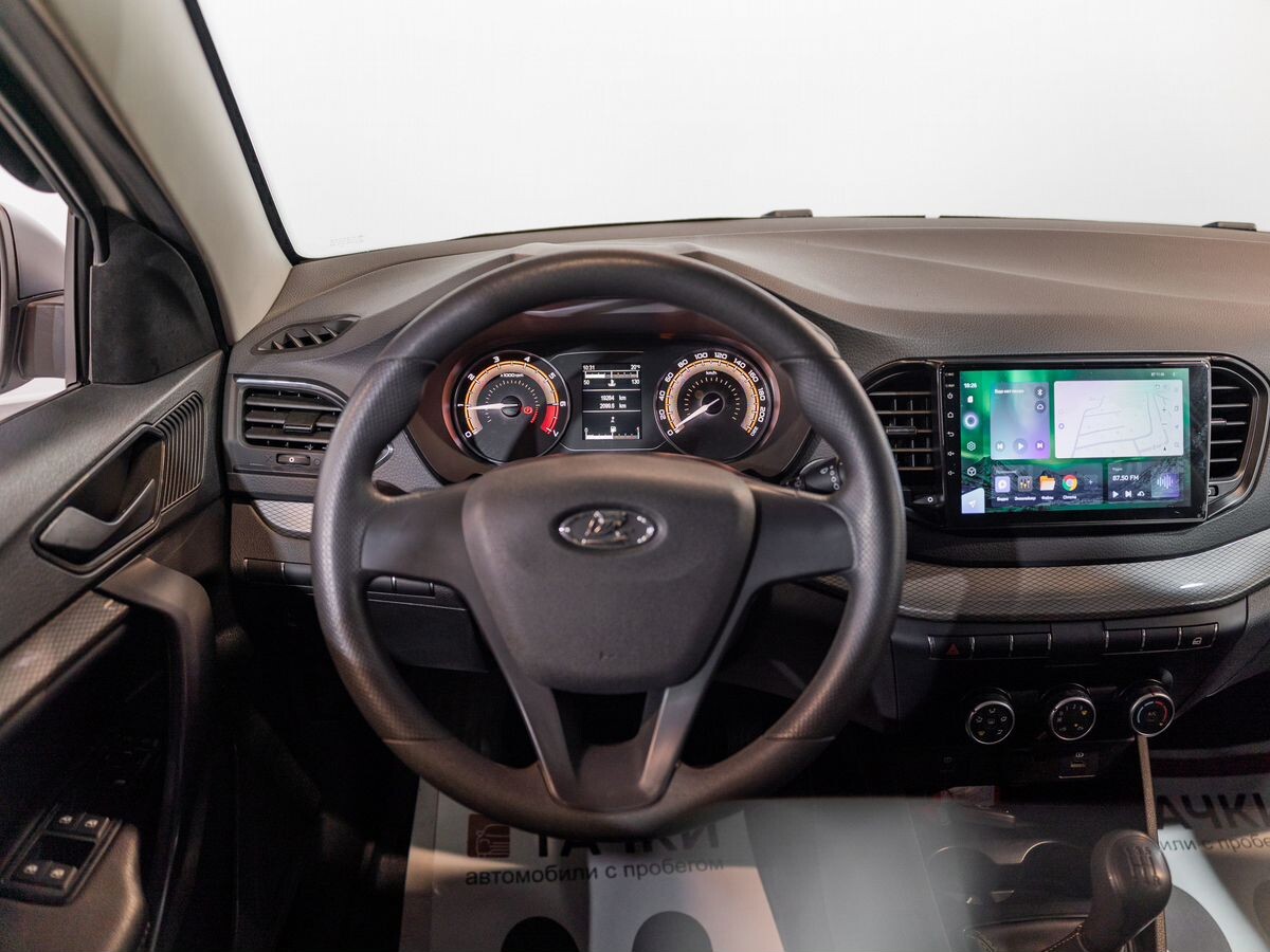 Lada (ВАЗ) Vesta 2024 - фото автомобиля