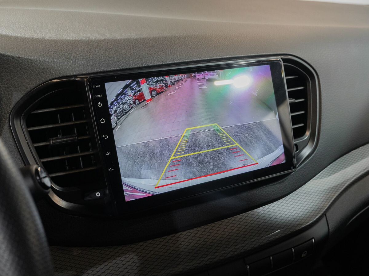 Lada (ВАЗ) Vesta 2024 - фото автомобиля