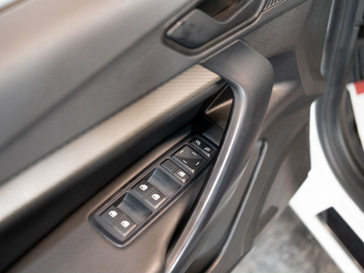 Lada (ВАЗ) Vesta 2024 - фото автомобиля