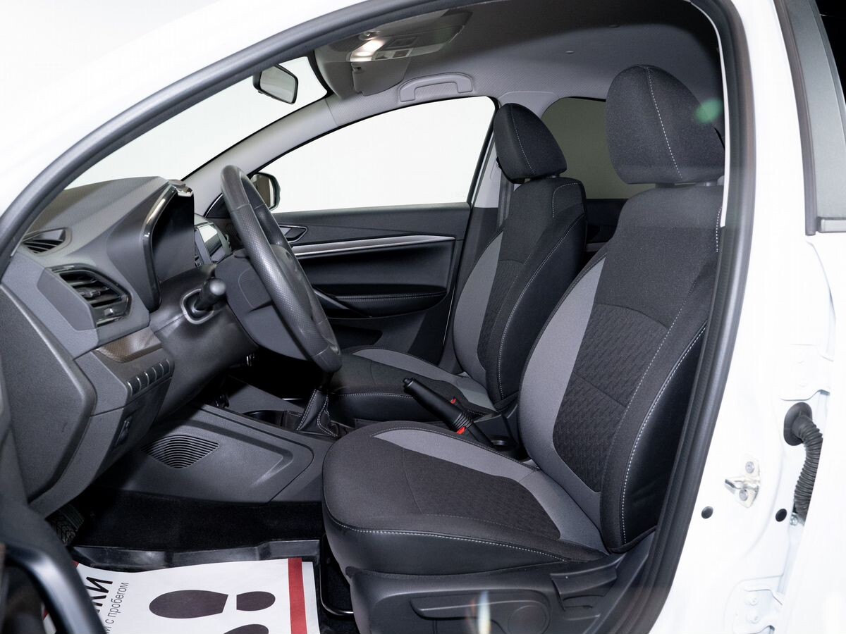 Lada (ВАЗ) Vesta 2024 - фото автомобиля