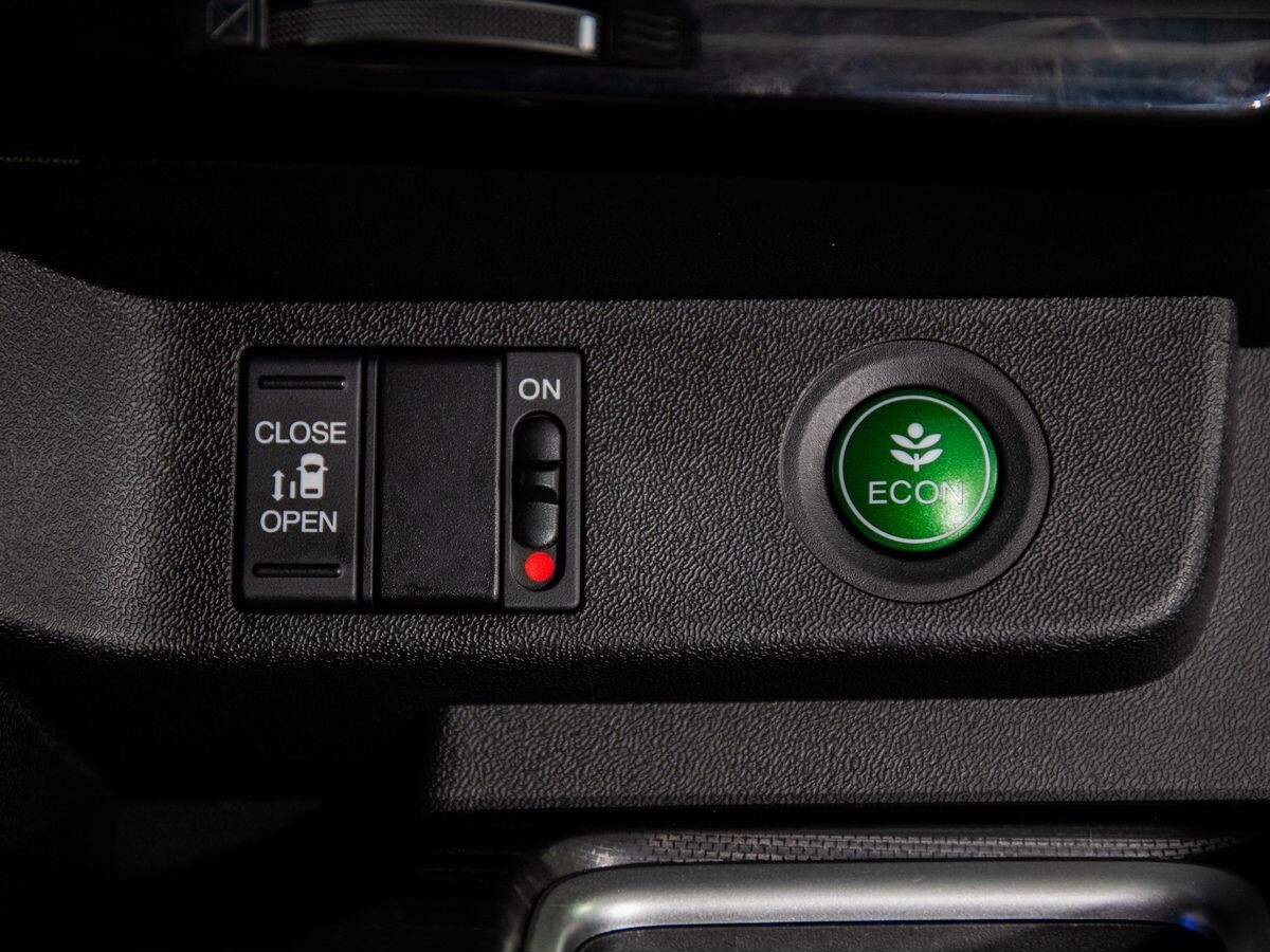 Honda Stepwgn 2015 - фото автомобиля