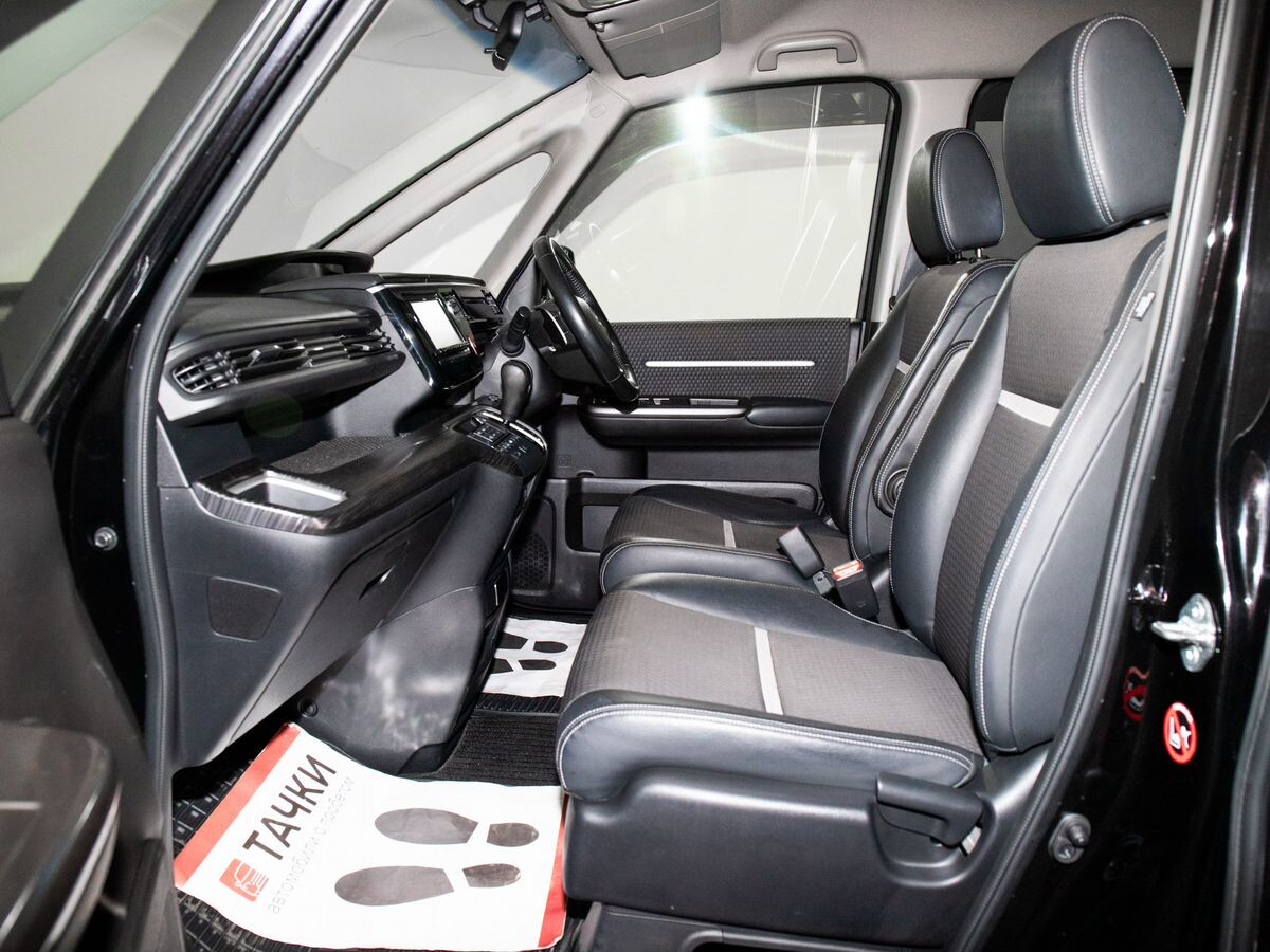 Honda Stepwgn 2015 - фото автомобиля