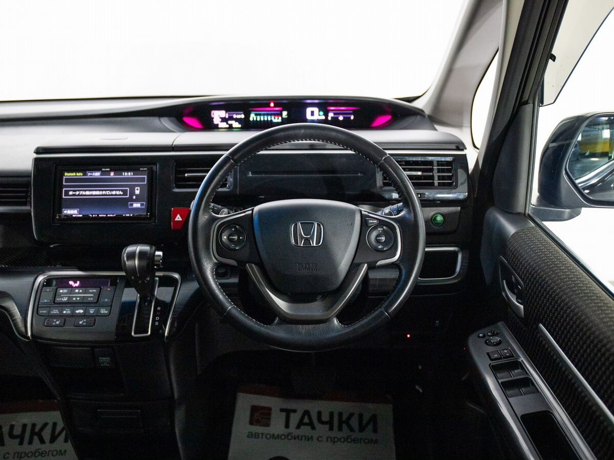 Honda Stepwgn 2015 - фото автомобиля