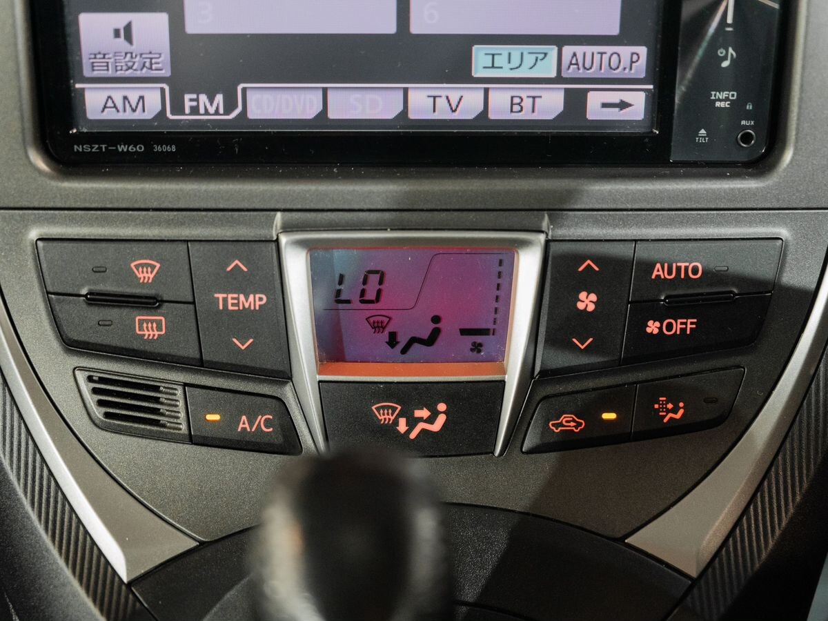 Toyota Ractis 2010 - фото автомобиля